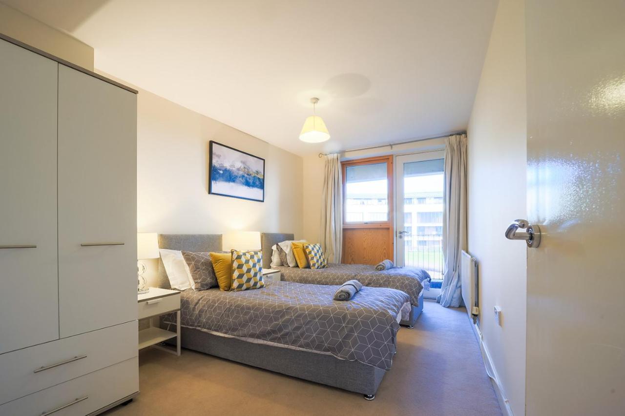 Huntley House Villa Milton Keynes Luaran gambar