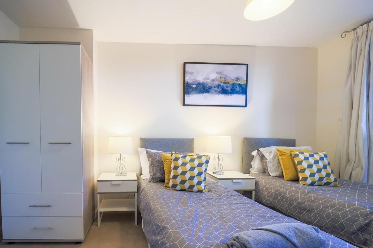 Huntley House Villa Milton Keynes Luaran gambar