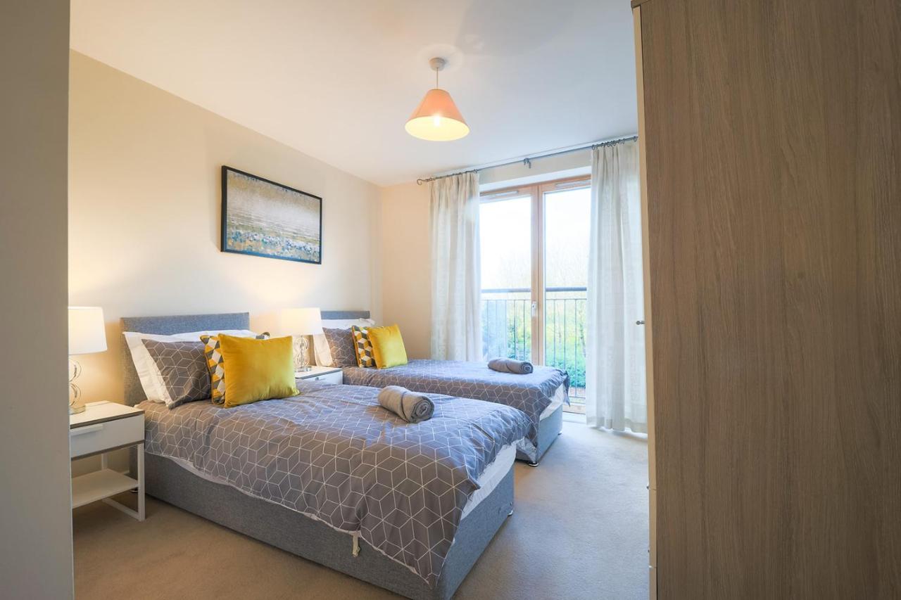 Huntley House Villa Milton Keynes Luaran gambar